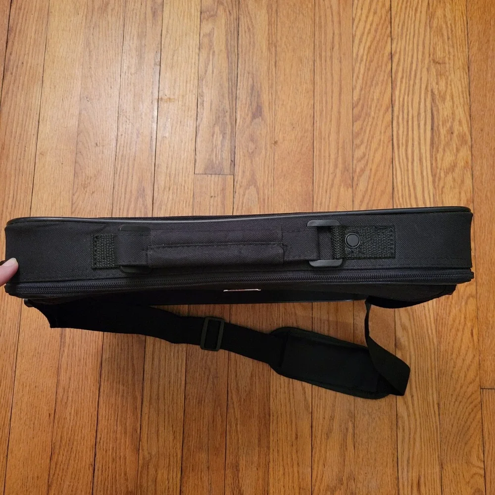 Targus Black Briefcase Computer Bag‎ Laptop Messenger Shoulder Strap Travel